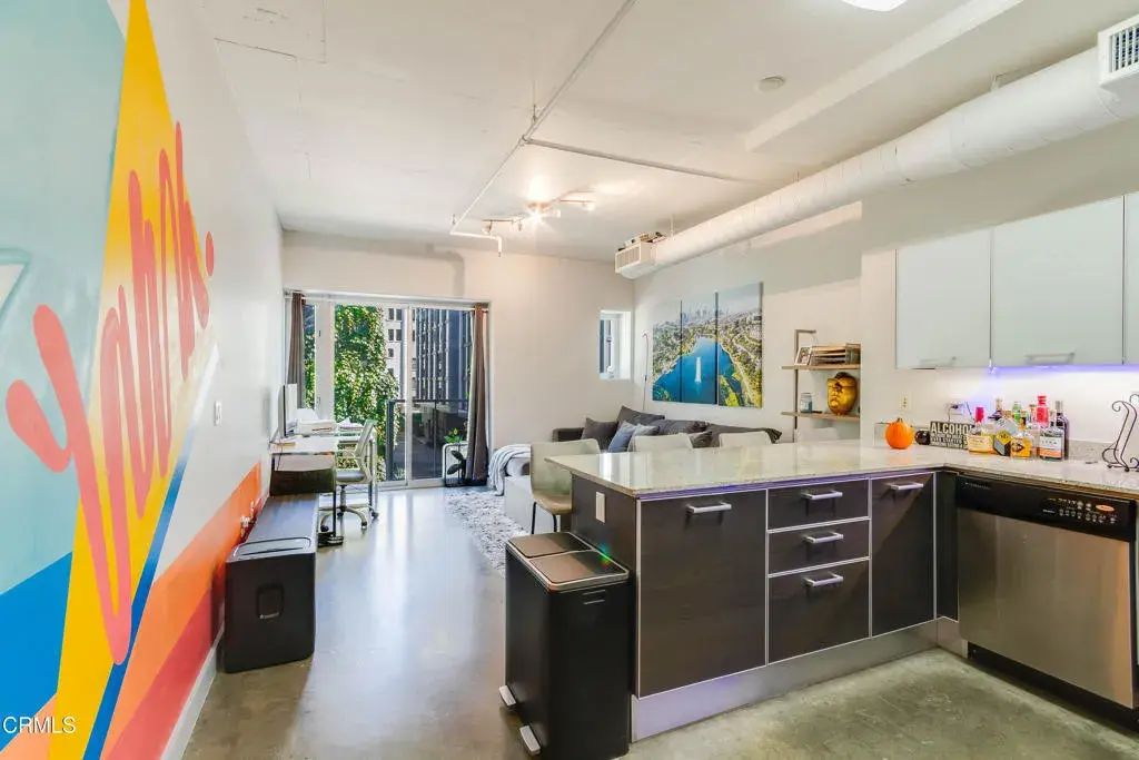 645 W 9th Street 221, Los Angeles