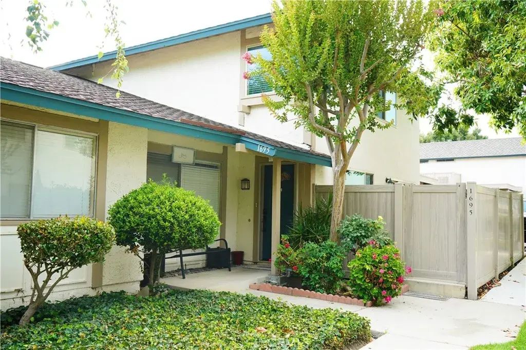 1695 E Avenida De Las Flores, Thousand Oaks