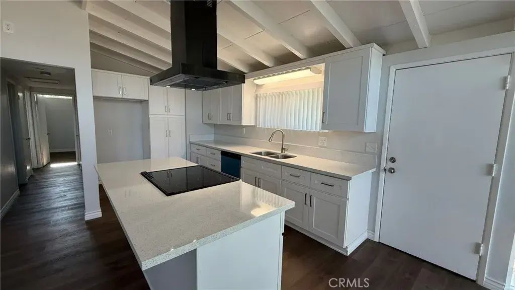 1002 E Walnut, Glendora