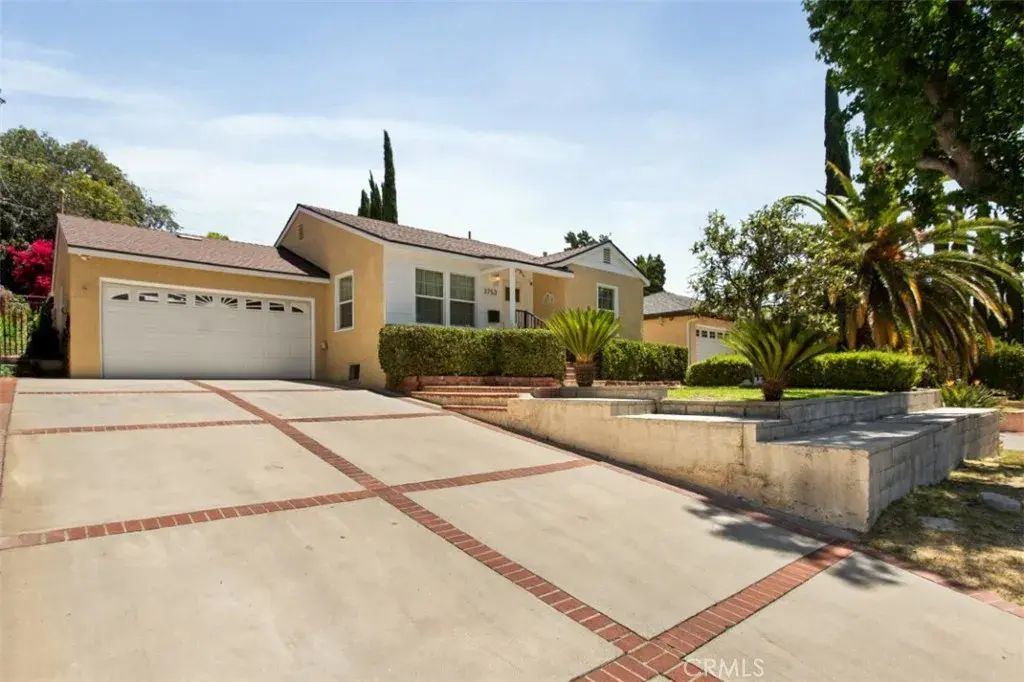 3753 Pontiac, Glendale