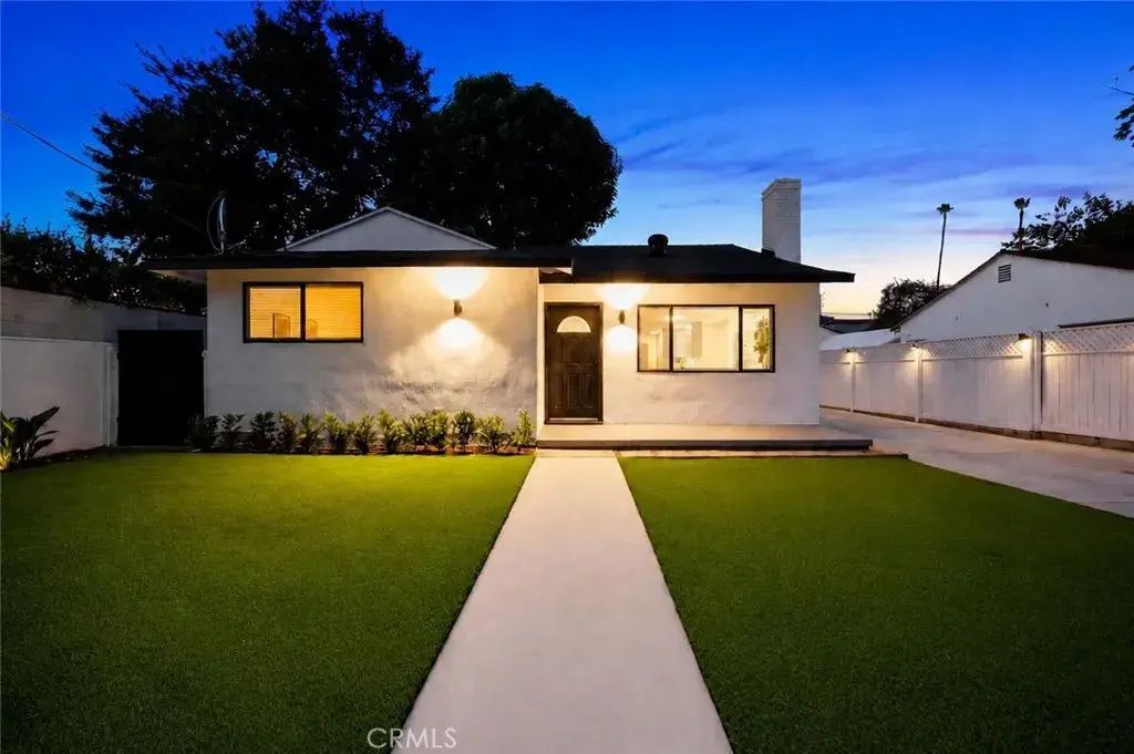 15445 Archwood Street, Van Nuys