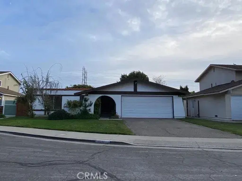 9212 Heatherton, Huntington Beach