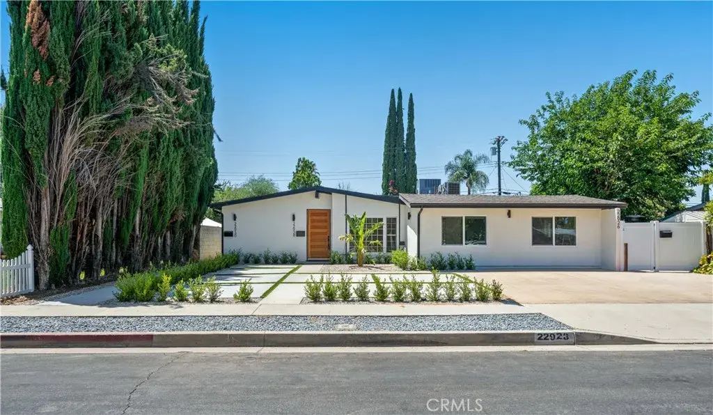 22926 Leadwell Street, West Hills
