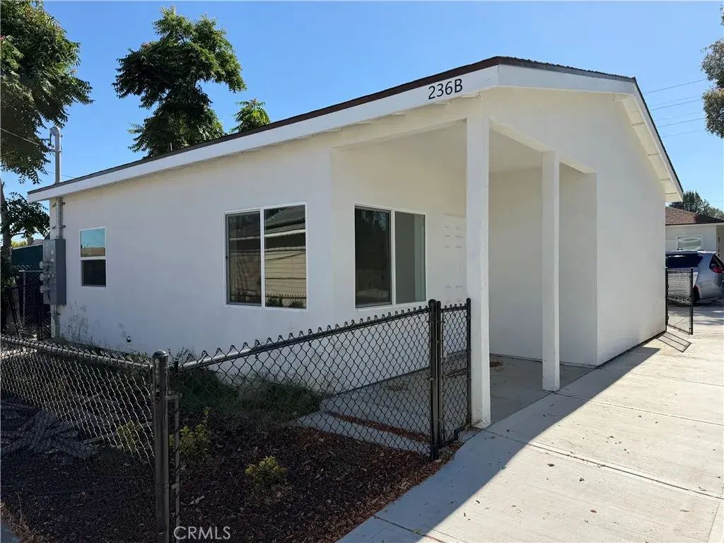 236 S 1st, Upland