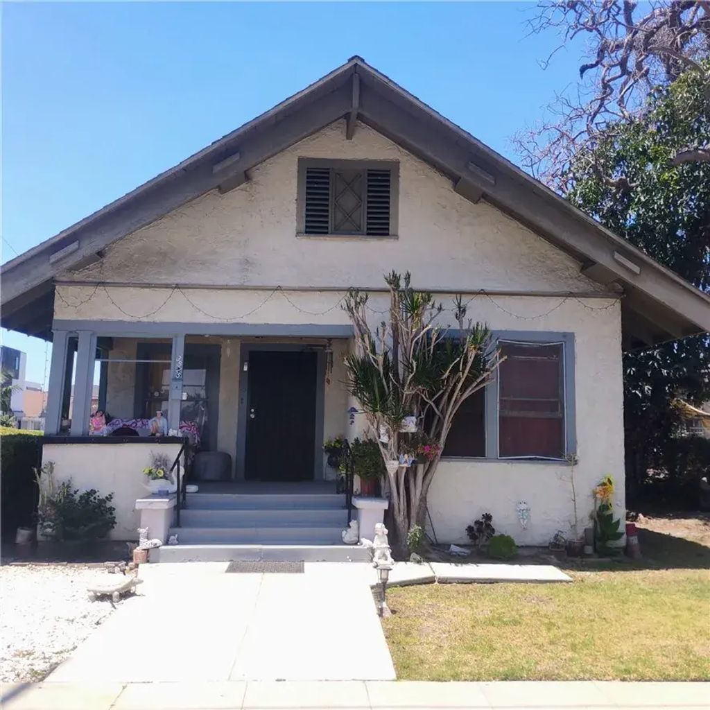 3525 Raymond, Los Angeles