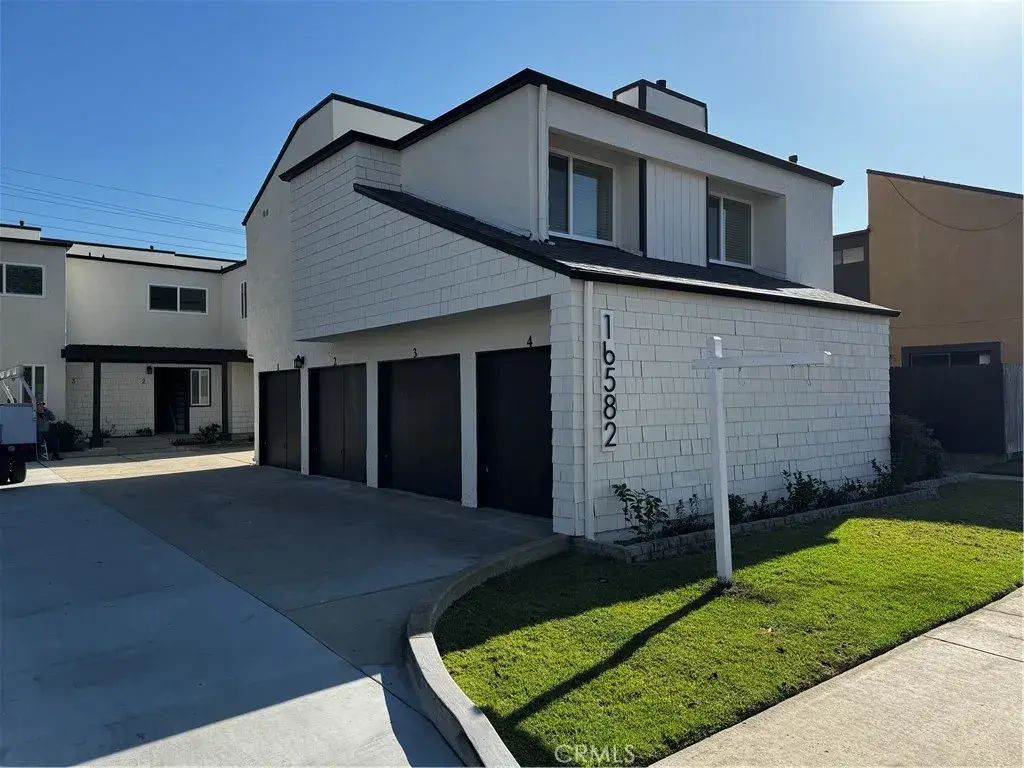 16582 Jib Circle 1, Huntington Beach