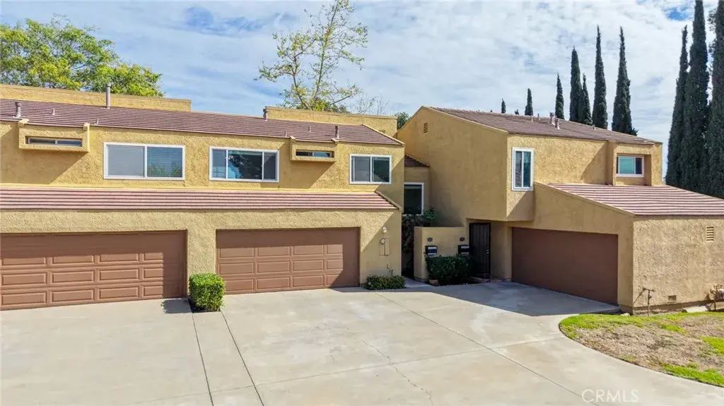 4842 Carmonita, Yorba Linda