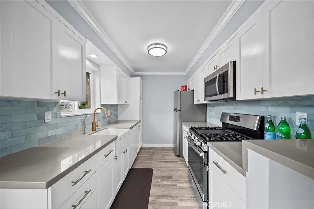 11138 Aqua Vista Street 52, Studio City