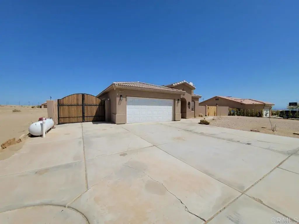 1368 Van Buren, Salton City