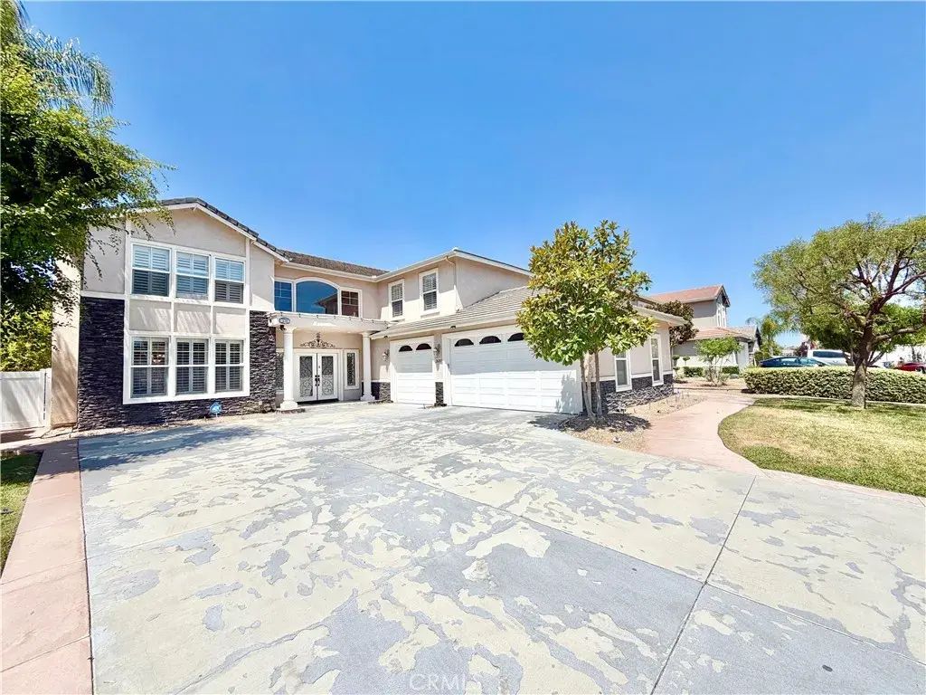 26187 Isherwood Street, Murrieta