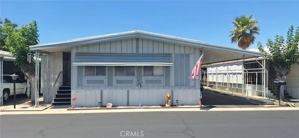 575 Lyon 19, Hemet