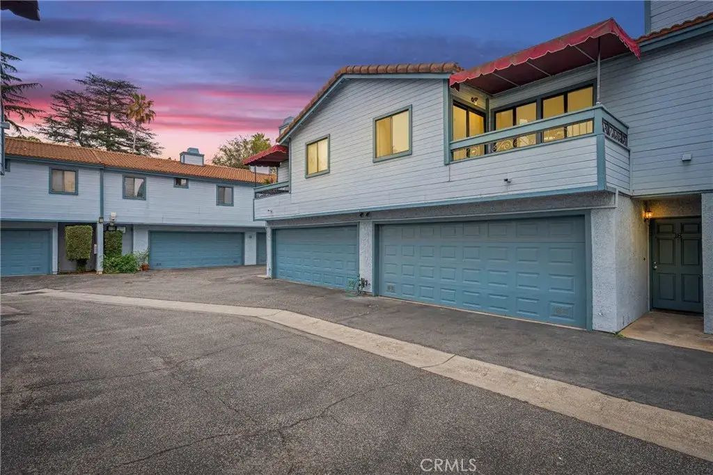 1255 N Los Robles Ave. 18, Pasadena