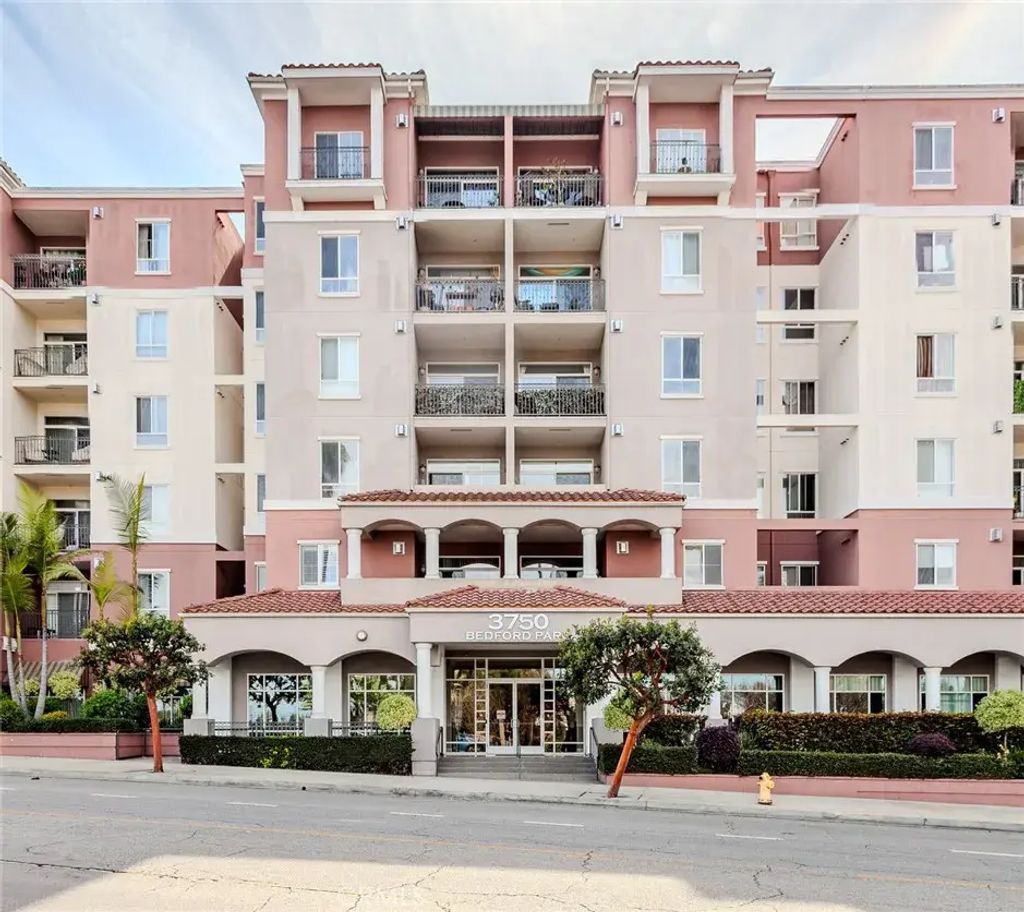 3750 Santa Rosalia Drive 207, Los Angeles