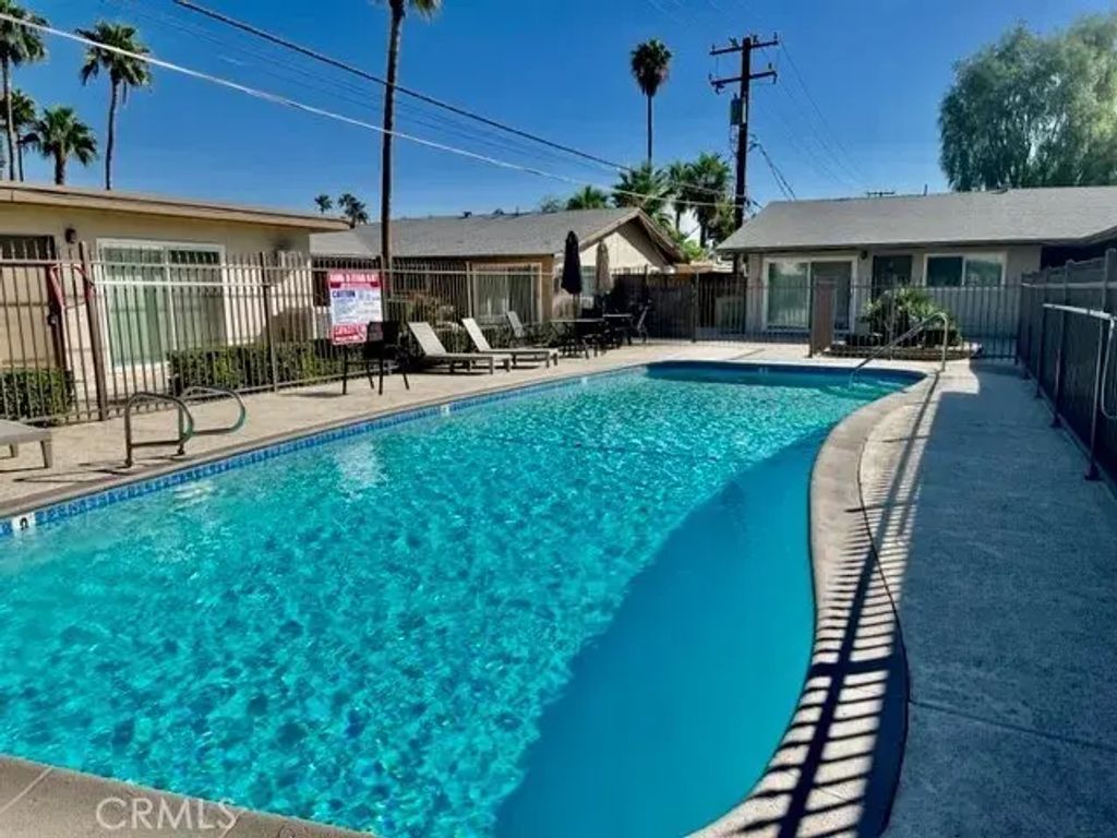685 E Vista Chino 1, Palm Springs