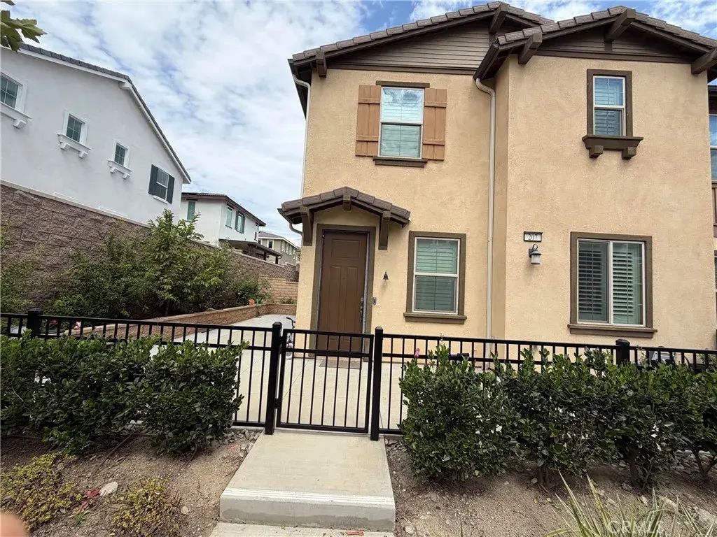 16502 Casa Grande Avenue 207, Fontana