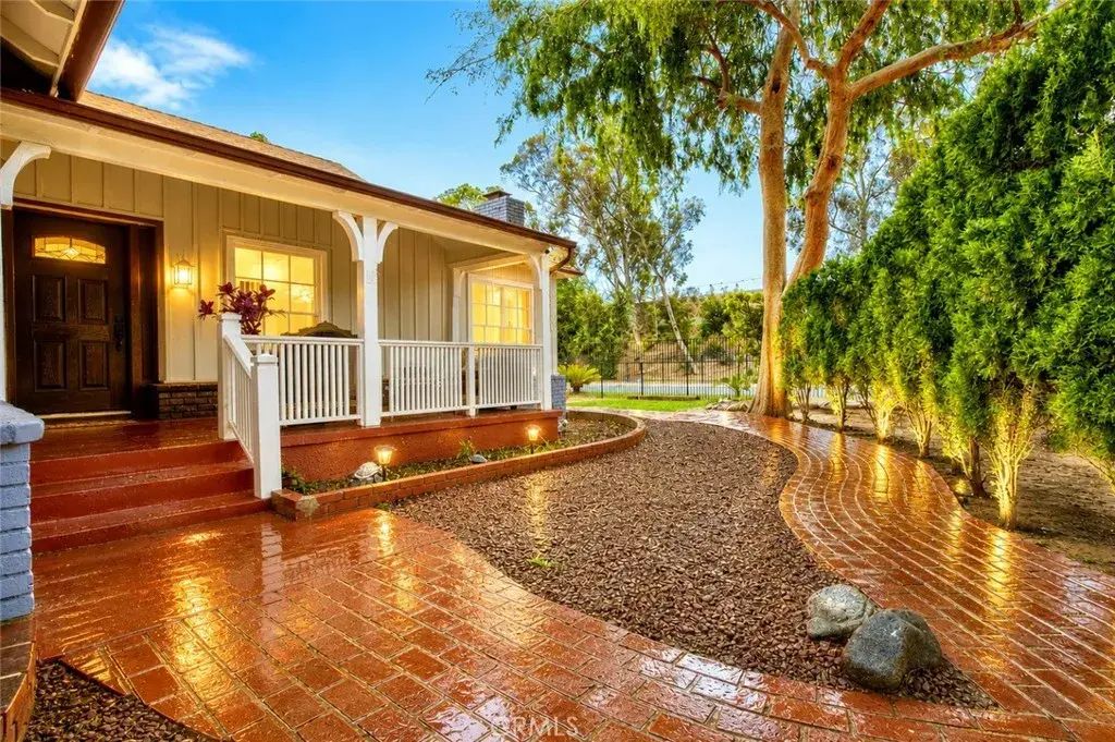 15556 Valerio, Van Nuys