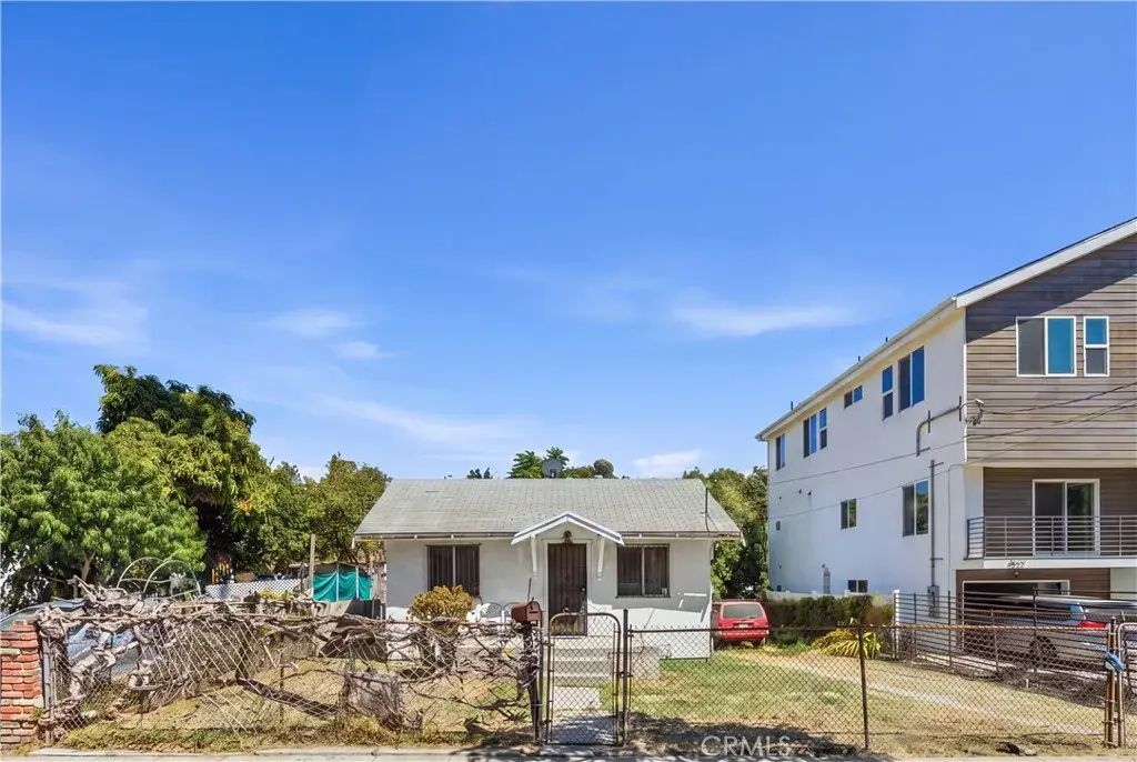 4524 Huntington Drive North, Los Angeles