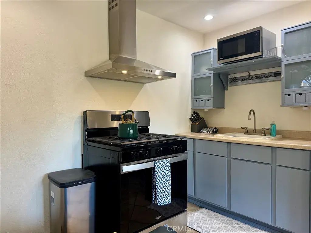 3000 Fairbanks Avenue, Simi Valley