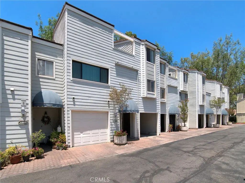 1184 S Westlake D, Westlake Village
