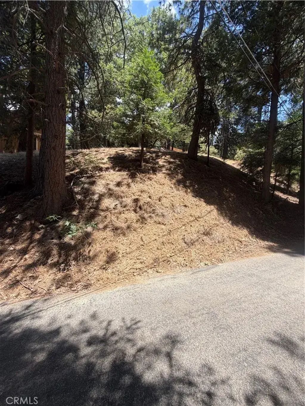 Pyramid, Crestline