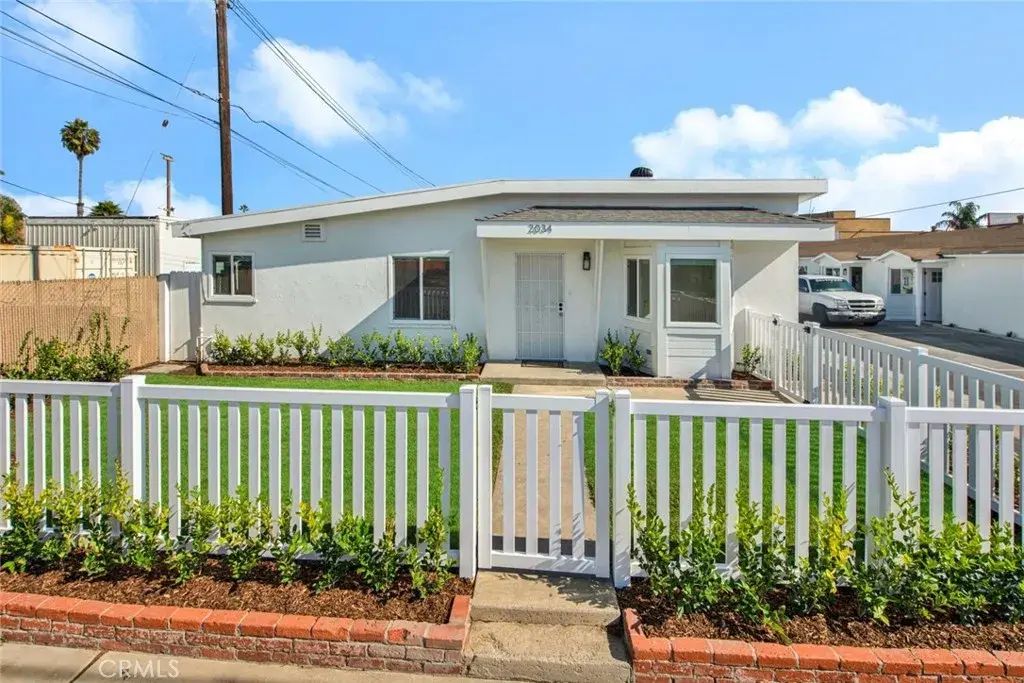 2034 Charle A, Costa Mesa