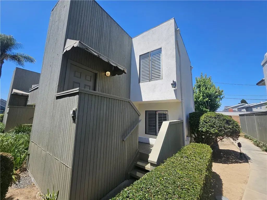 2336 Elden Avenue M, Costa Mesa