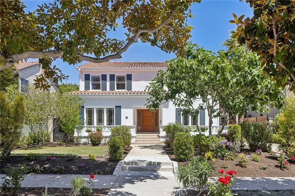 230 S Lucerne Boulevard, Los Angeles
