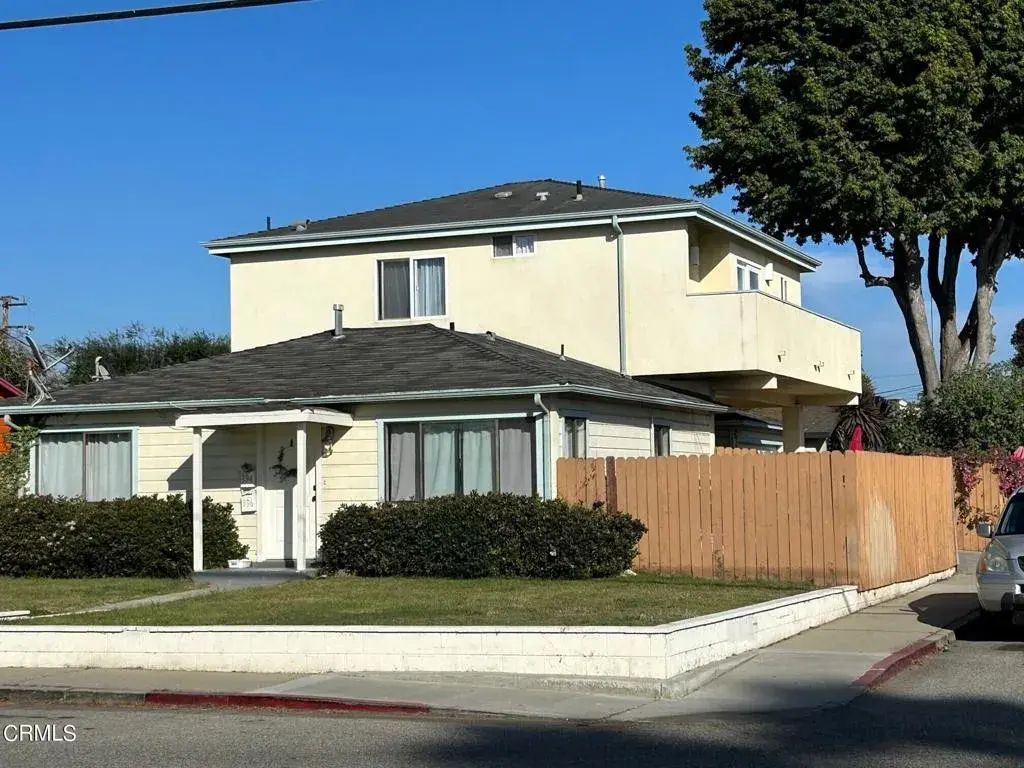 394-396 Hurst Avenue, Ventura