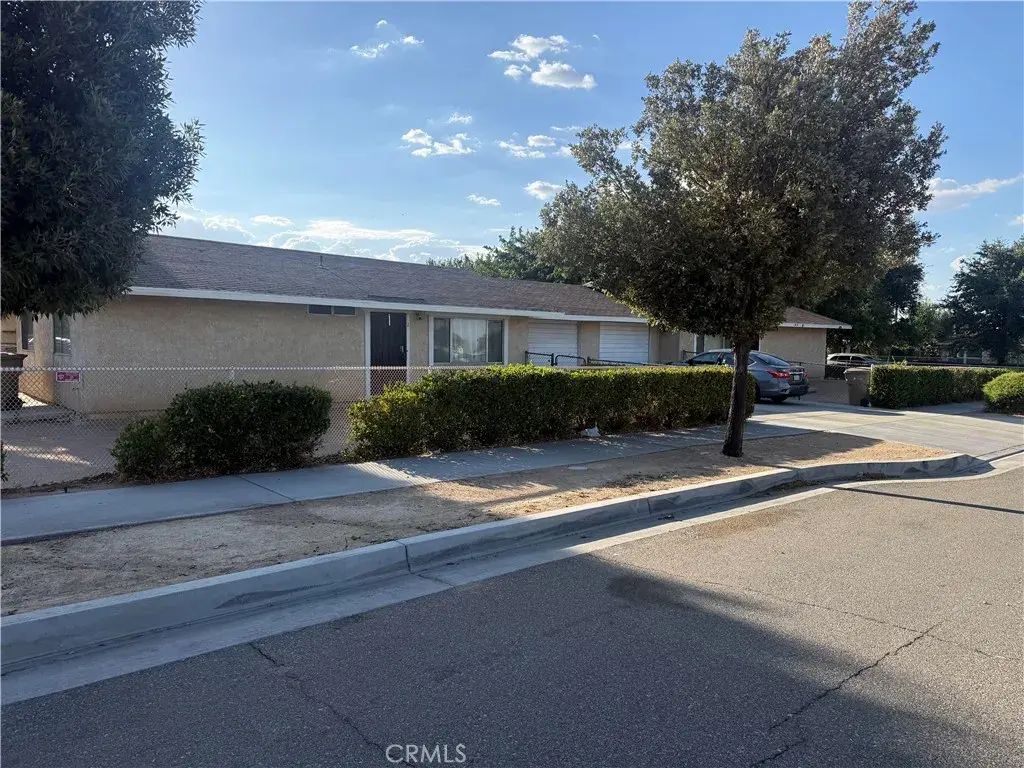 16503 Smoke Tree, Hesperia