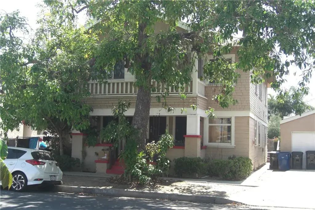 3846 S Gramercy Place, Los Angeles
