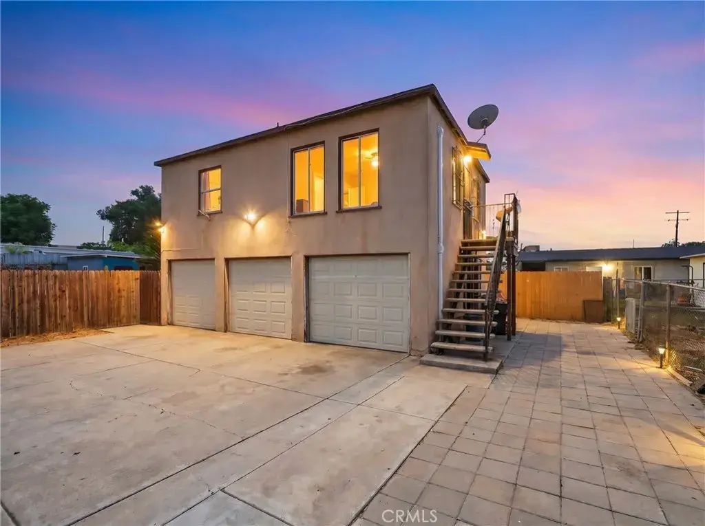 428 E Oaks, Compton