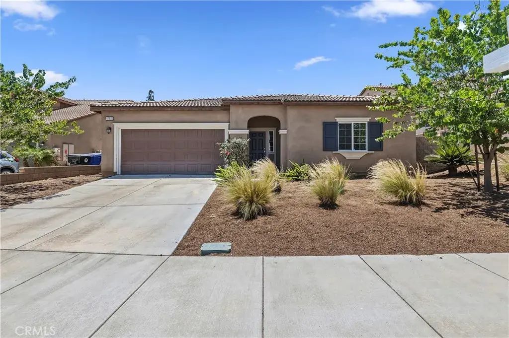 6762 Monarch, Jurupa Valley