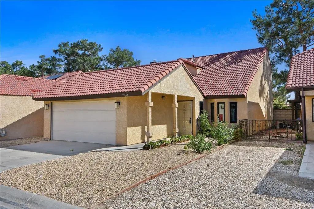 11647 Pepper Lane, Apple Valley