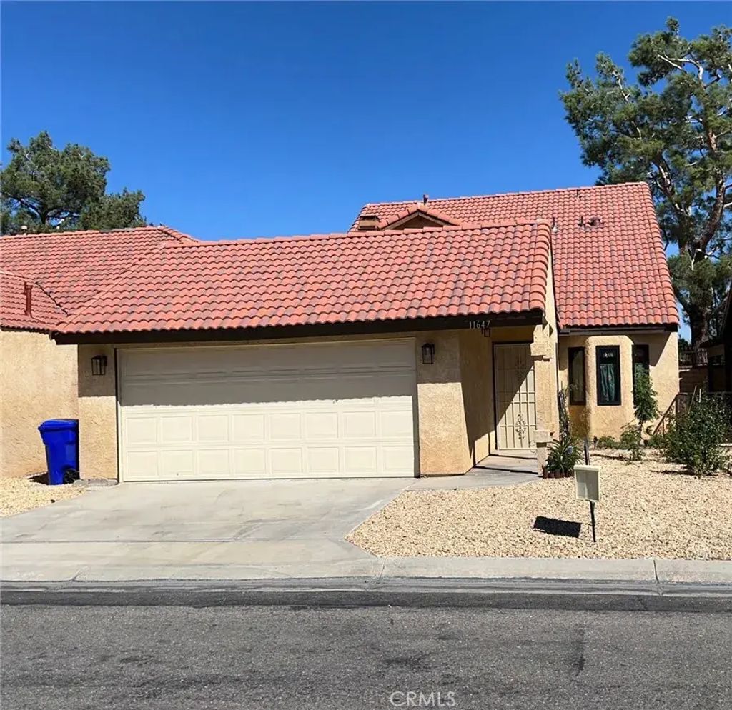 11647 Pepper Lane, Apple Valley