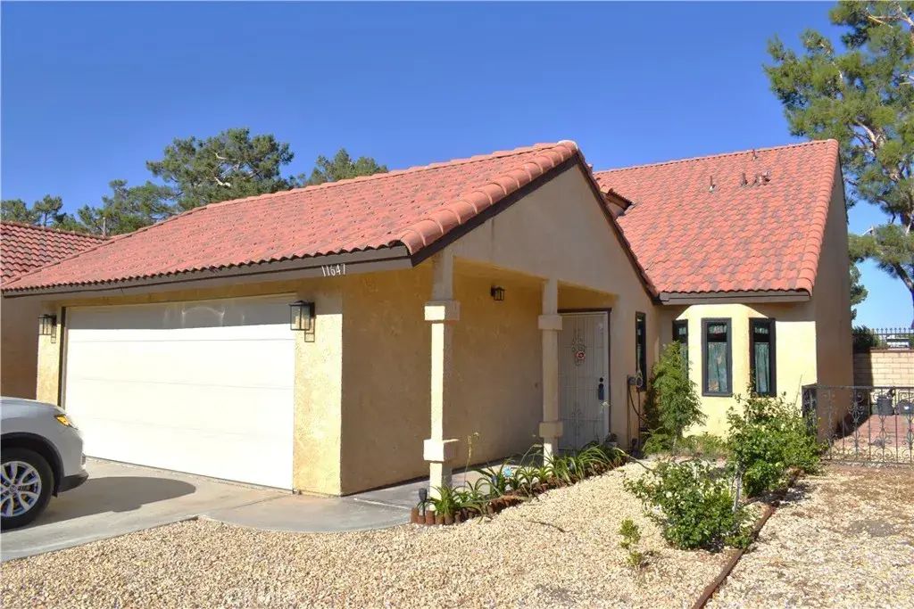 11647 Pepper Lane, Apple Valley