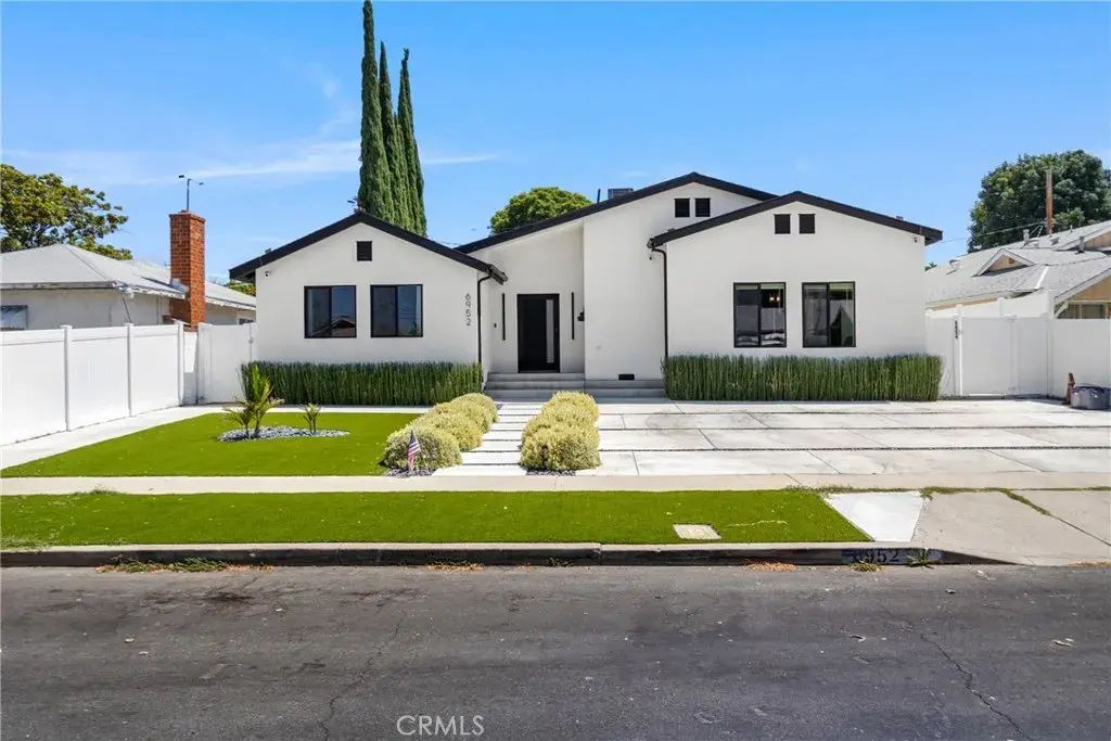 6952 Cozycroft Avenue, Winnetka