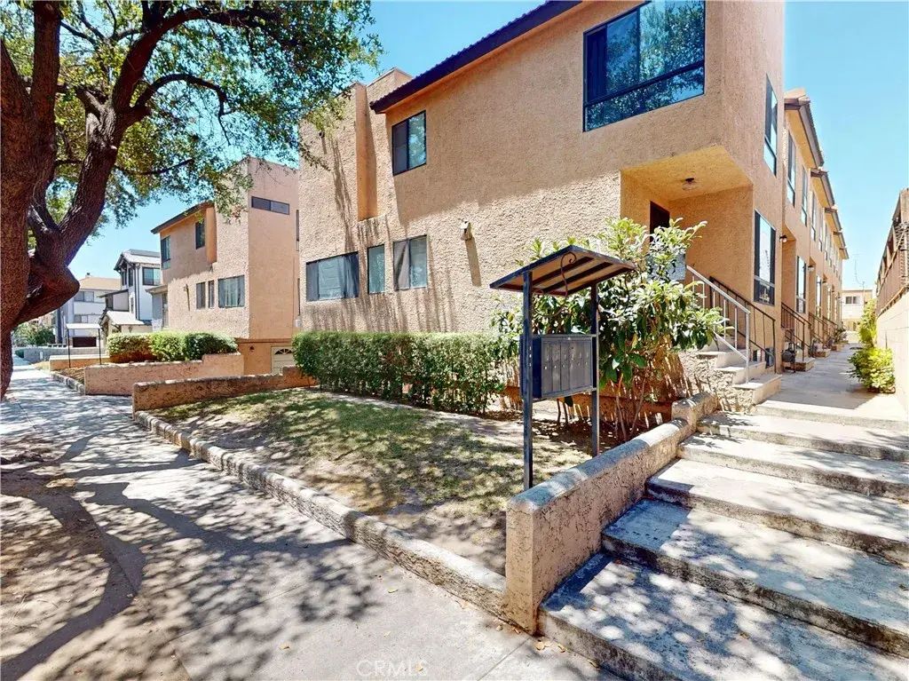 105 S Marguerita Avenue C, Alhambra