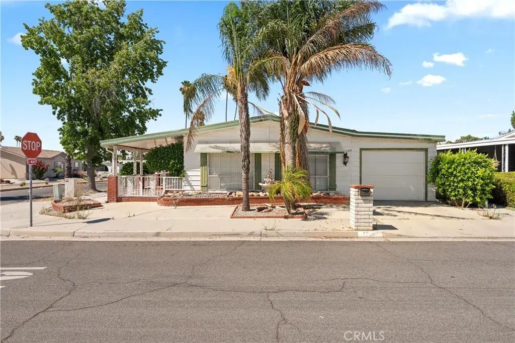 1290 Vista Grande, Hemet