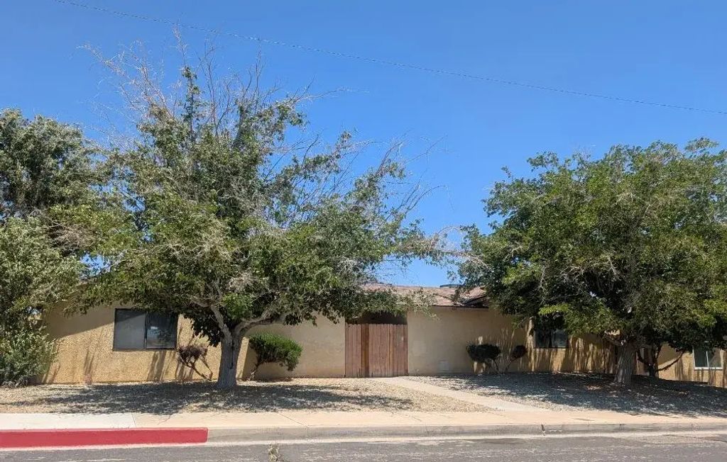 16652 Ramada, Victorville