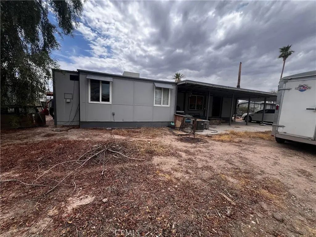 1225 Desert, Needles