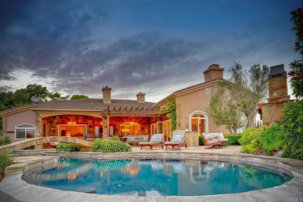 2484 Dos Lomas, Fallbrook