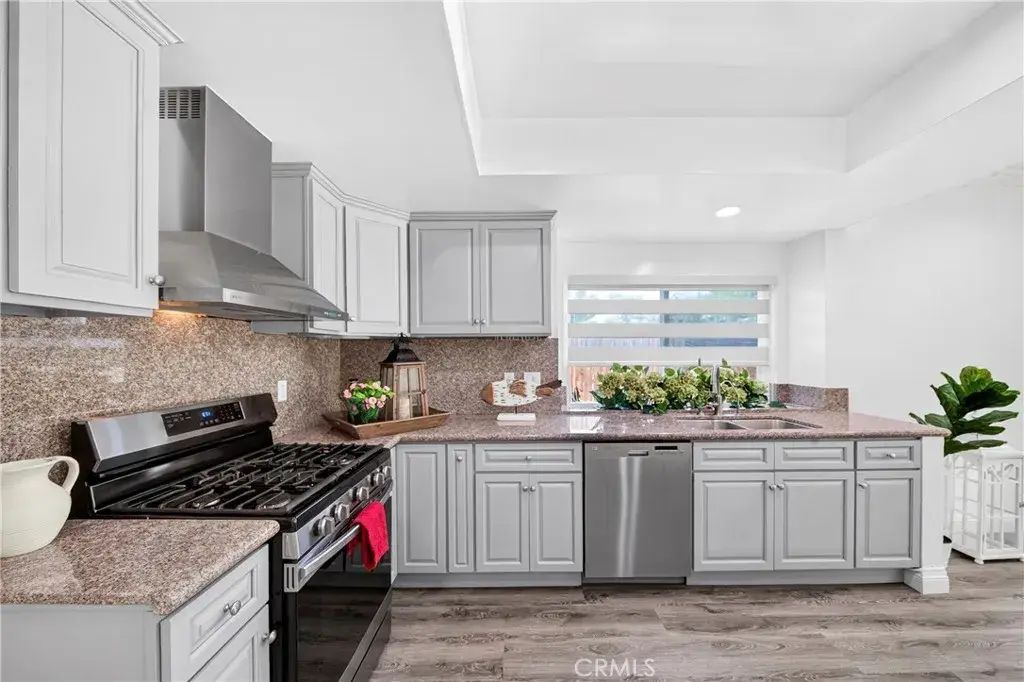 404 Continental Ct, Newbury Park