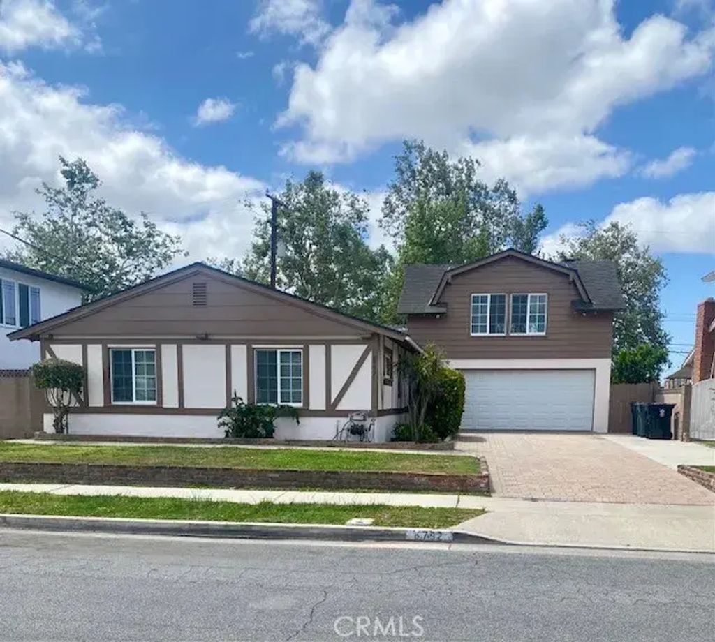 8792 De Ville Circle, Huntington Beach