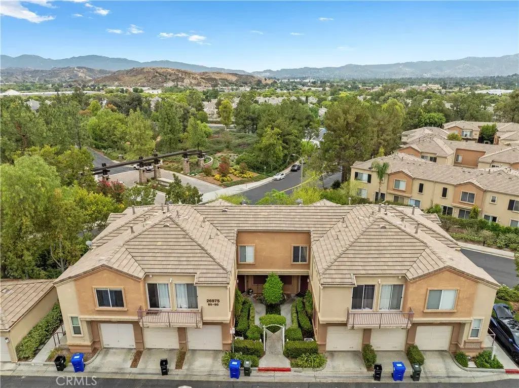 26975 Hillsborough 88, Valencia