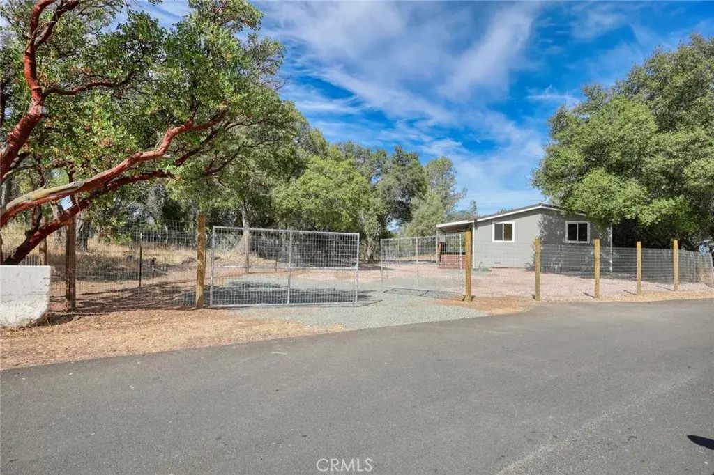 3304 Toyon, Clearlake