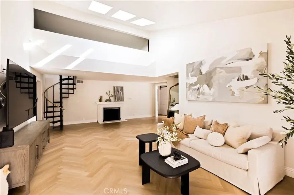 2765 Huntington, San Marino