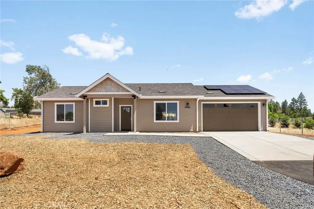 5960 Hayes, Paradise