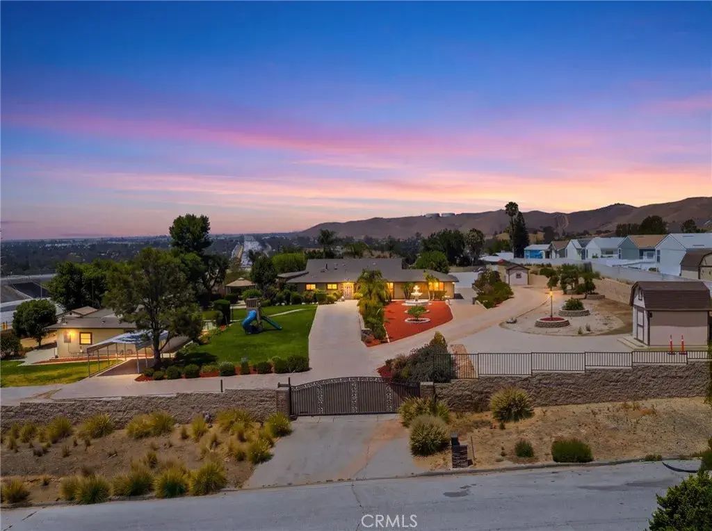 8931 Granite Hill, Jurupa Valley