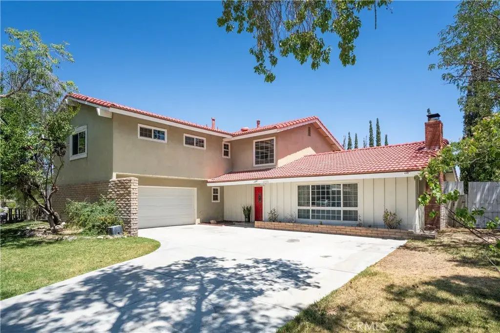 42900 Staffordshire Drive, Lancaster