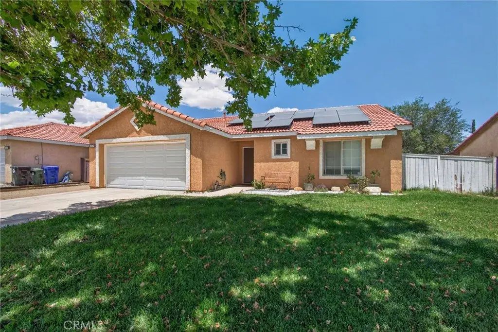 11052 Desert Rose, Adelanto